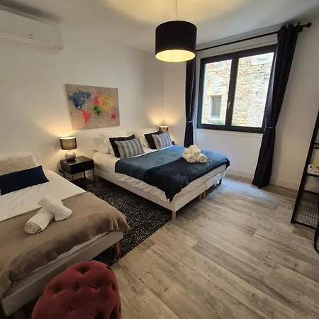 Aux 3 Sens Apartment *